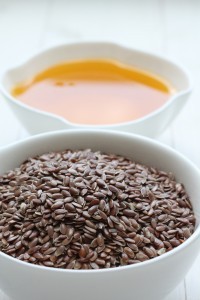 Les graines de lin, à condition de les réduire en poudre ou sous forme d'huile, vous apportent des omégas 3